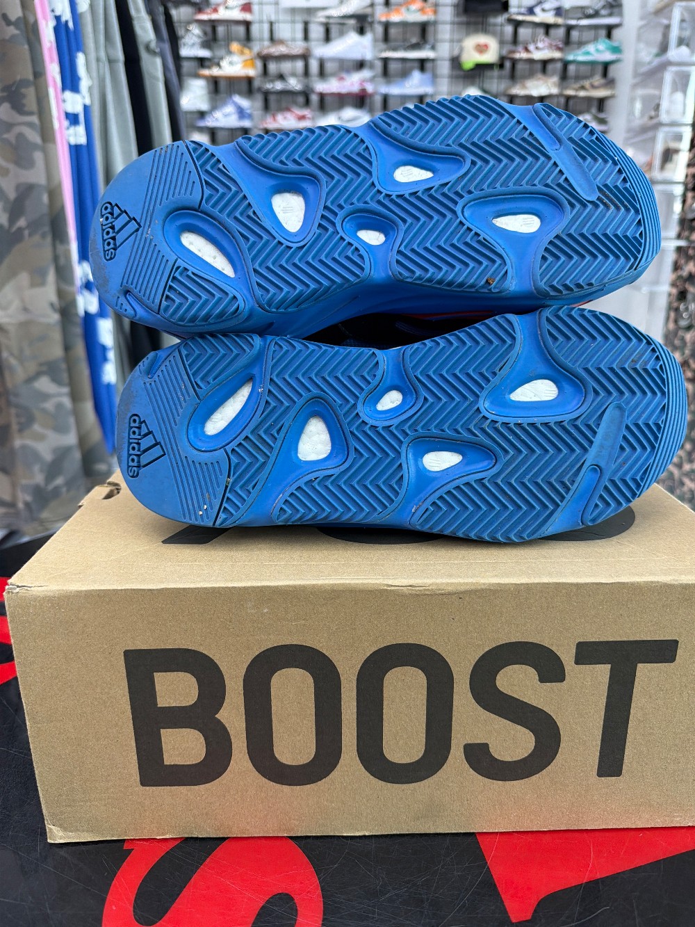 *USED* YEEZY 700 BOOST - HI-RES BLUE