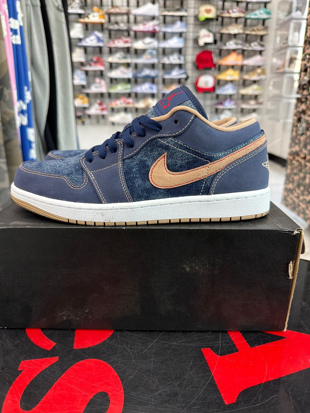 *USED* AJ 1 LOW SE - DENIM