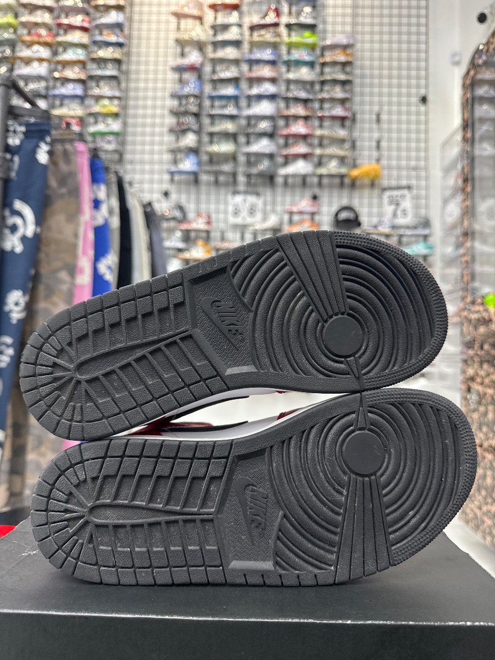 *USED* AJ 1 MID - CHICAGO TOE