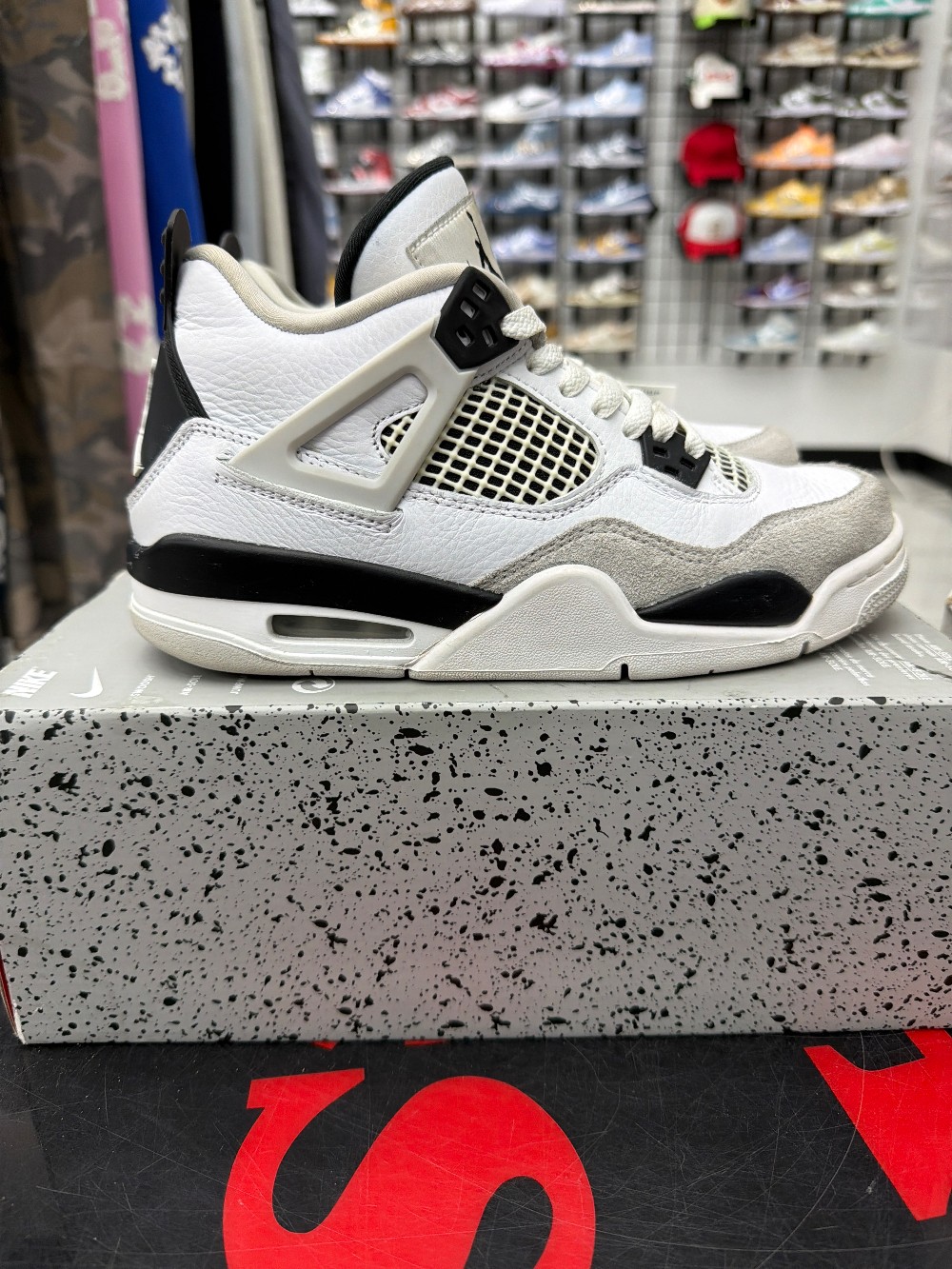 *USED/NO BOX LID* AJ 4 (GS) - MILITARY BLACK