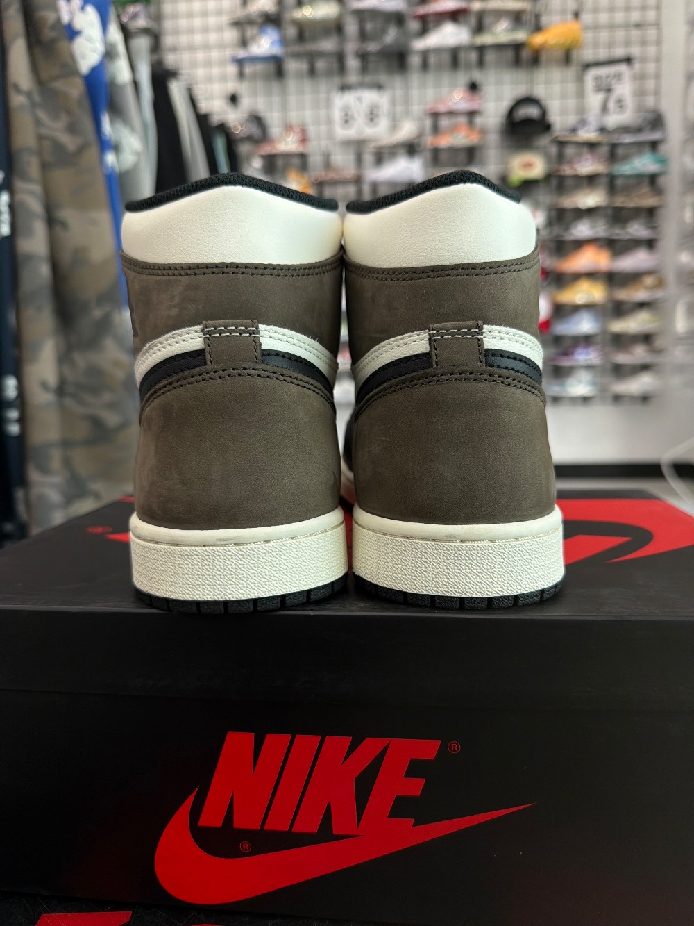 *USED* AJ 1 - DARK MOCHA