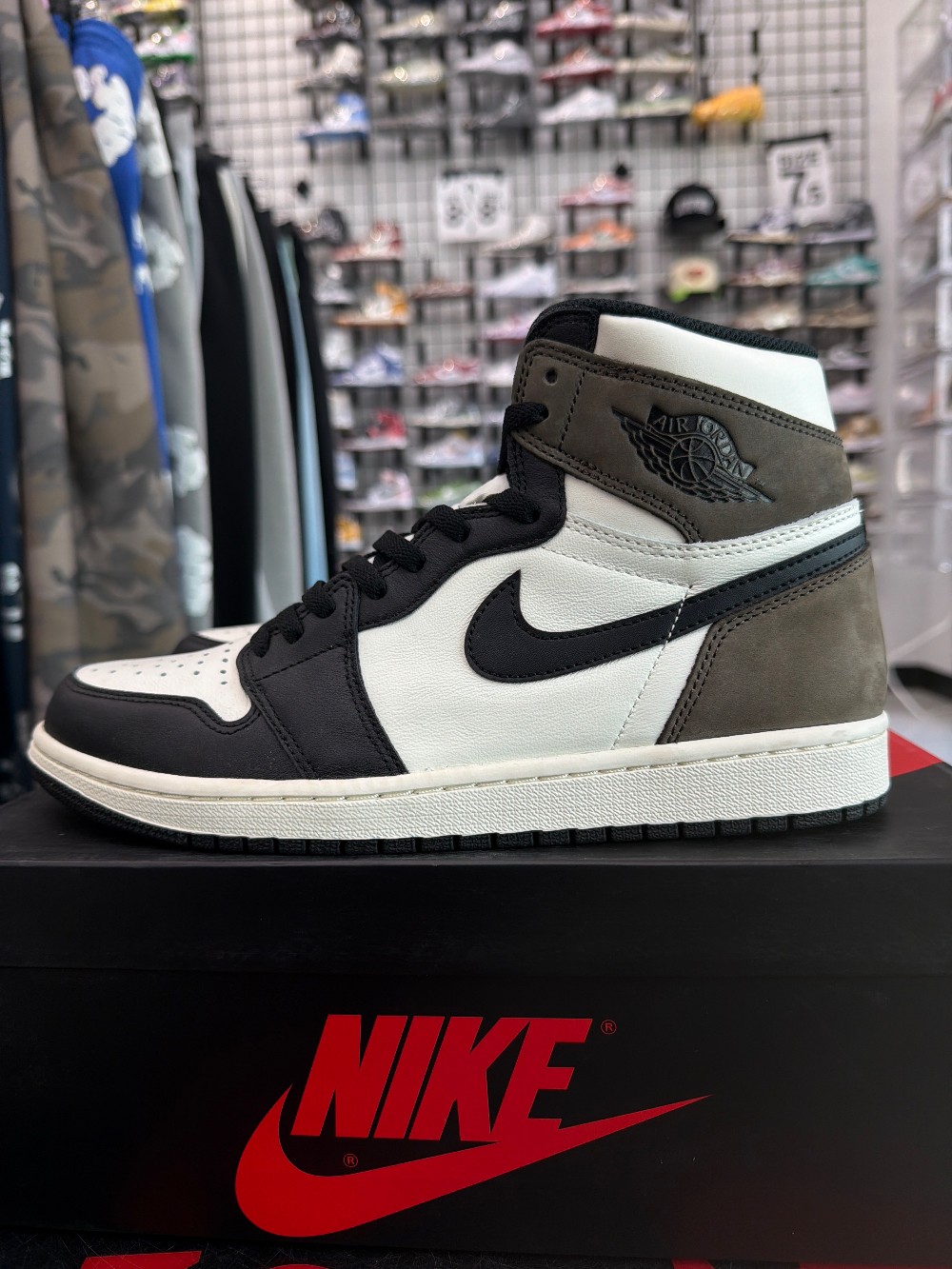 *USED* AJ 1 - DARK MOCHA