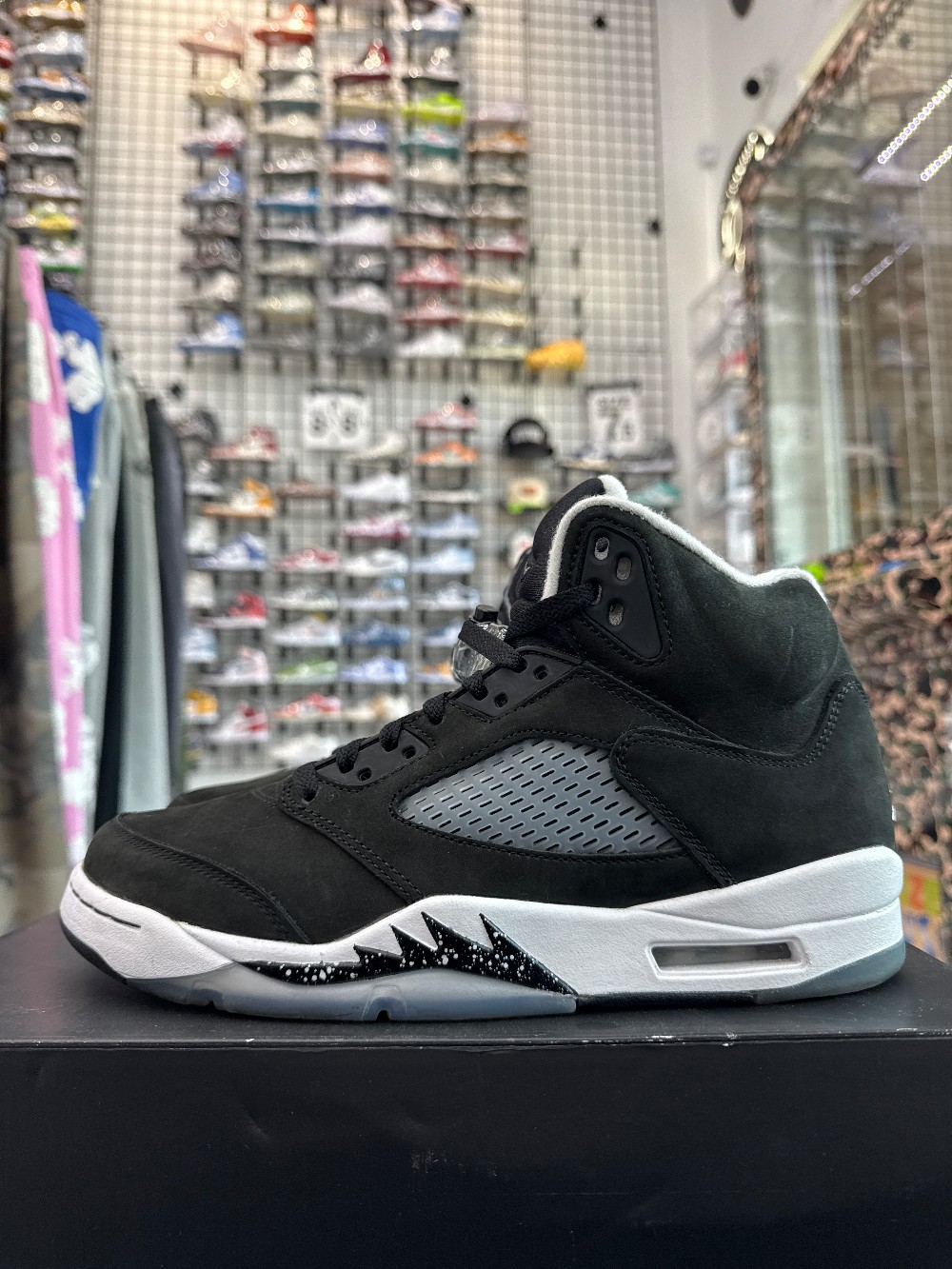 *USED* AJ 5 - MOONLIGHT (2021)