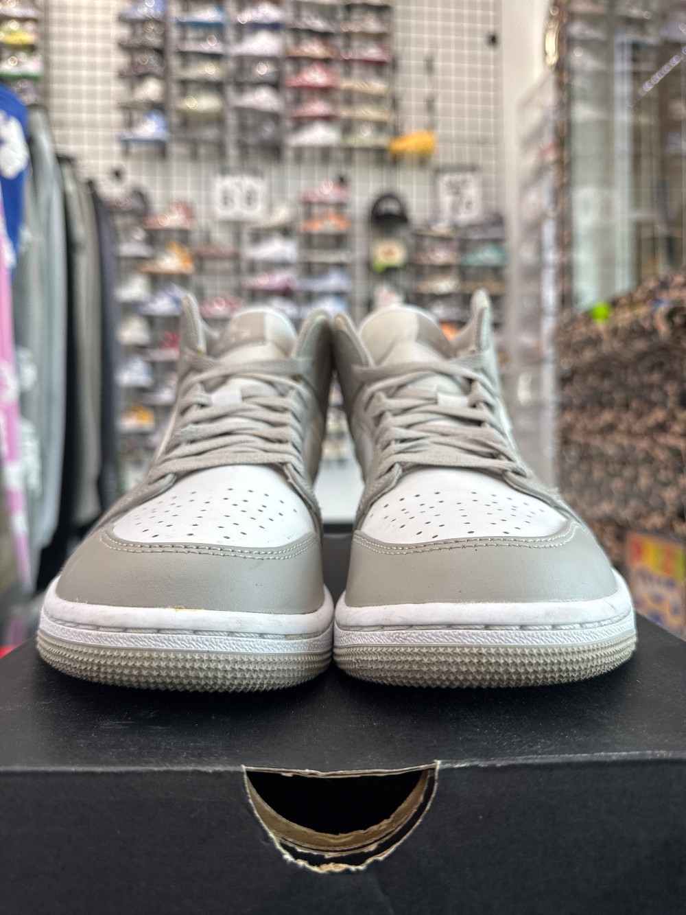 *USED* AJ 1 MID - LINEN