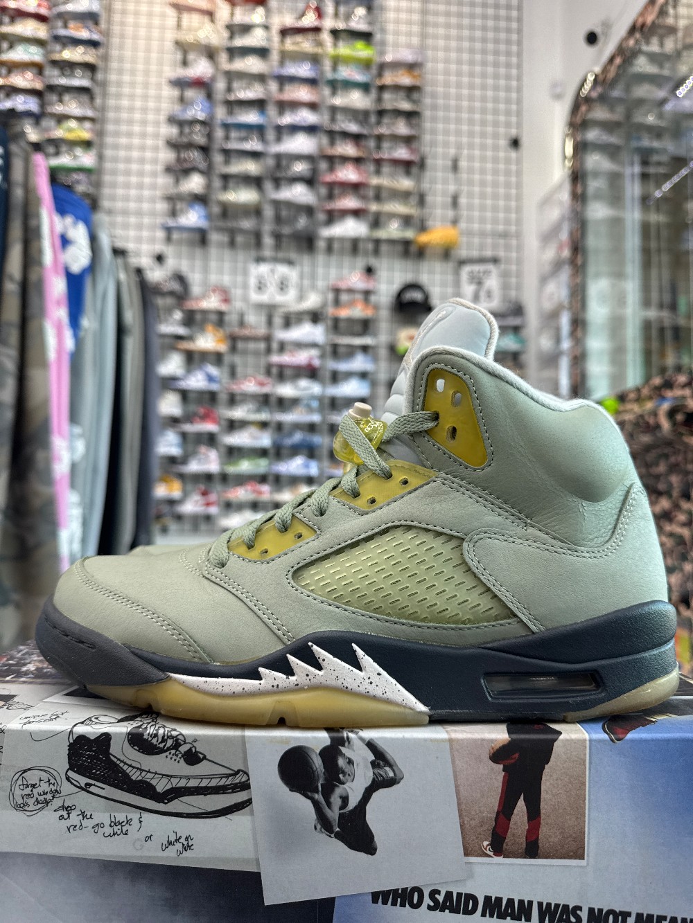 *USED* AJ 5 - JADE HORIZON