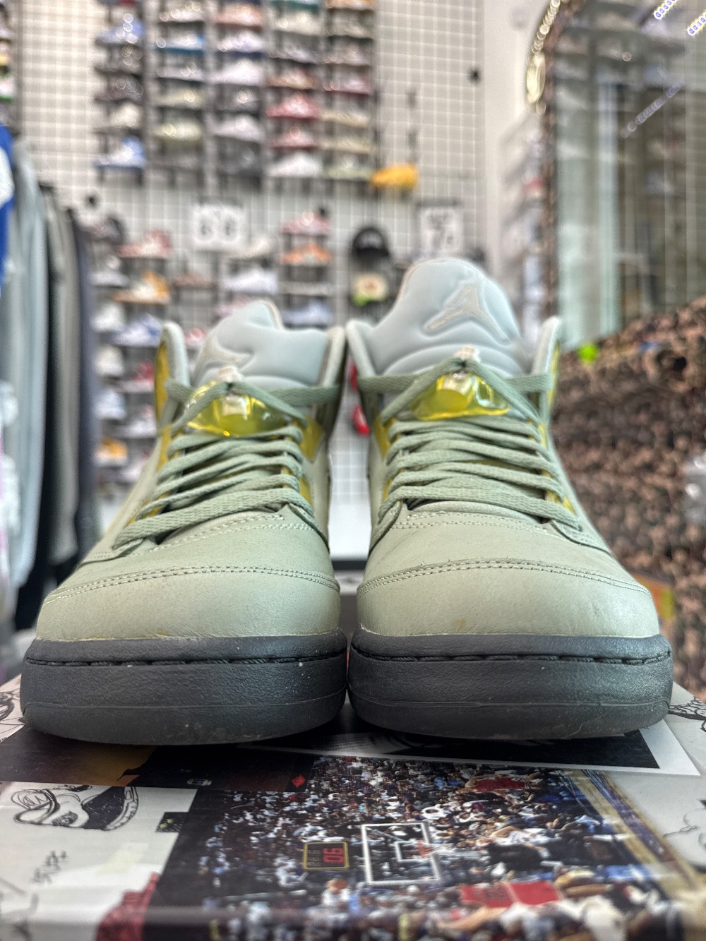 *USED* AJ 5 - JADE HORIZON