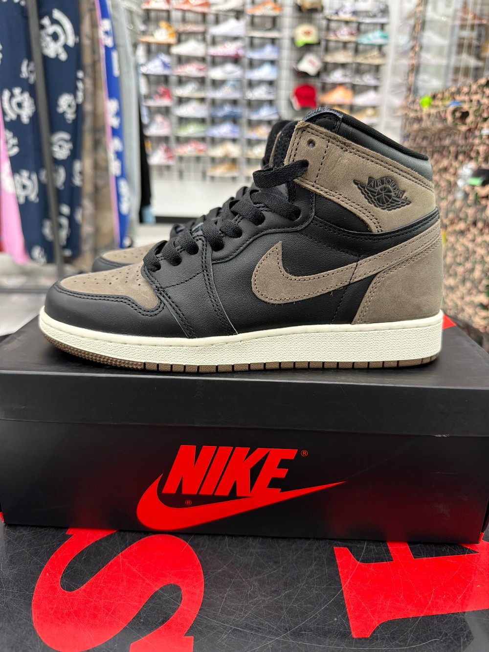 *USED* AJ 1 - PALOMINO