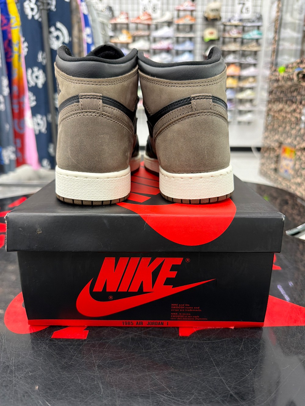 *USED* AJ 1 - PALOMINO