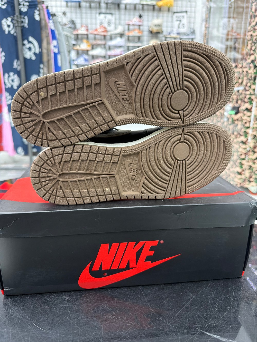 *USED* AJ 1 - PALOMINO