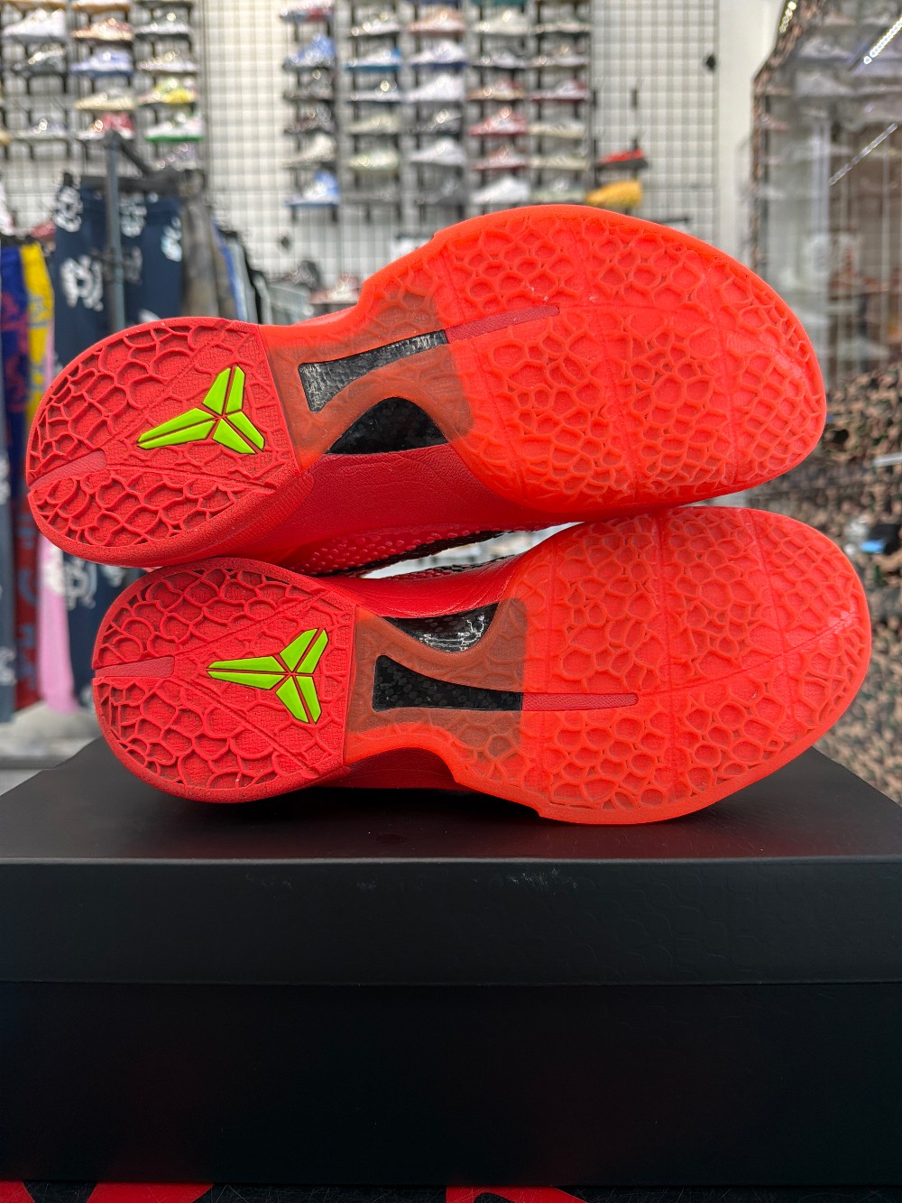 *USED* NIKE KOBE 6 PROTRO - REVERSE GRINCH
