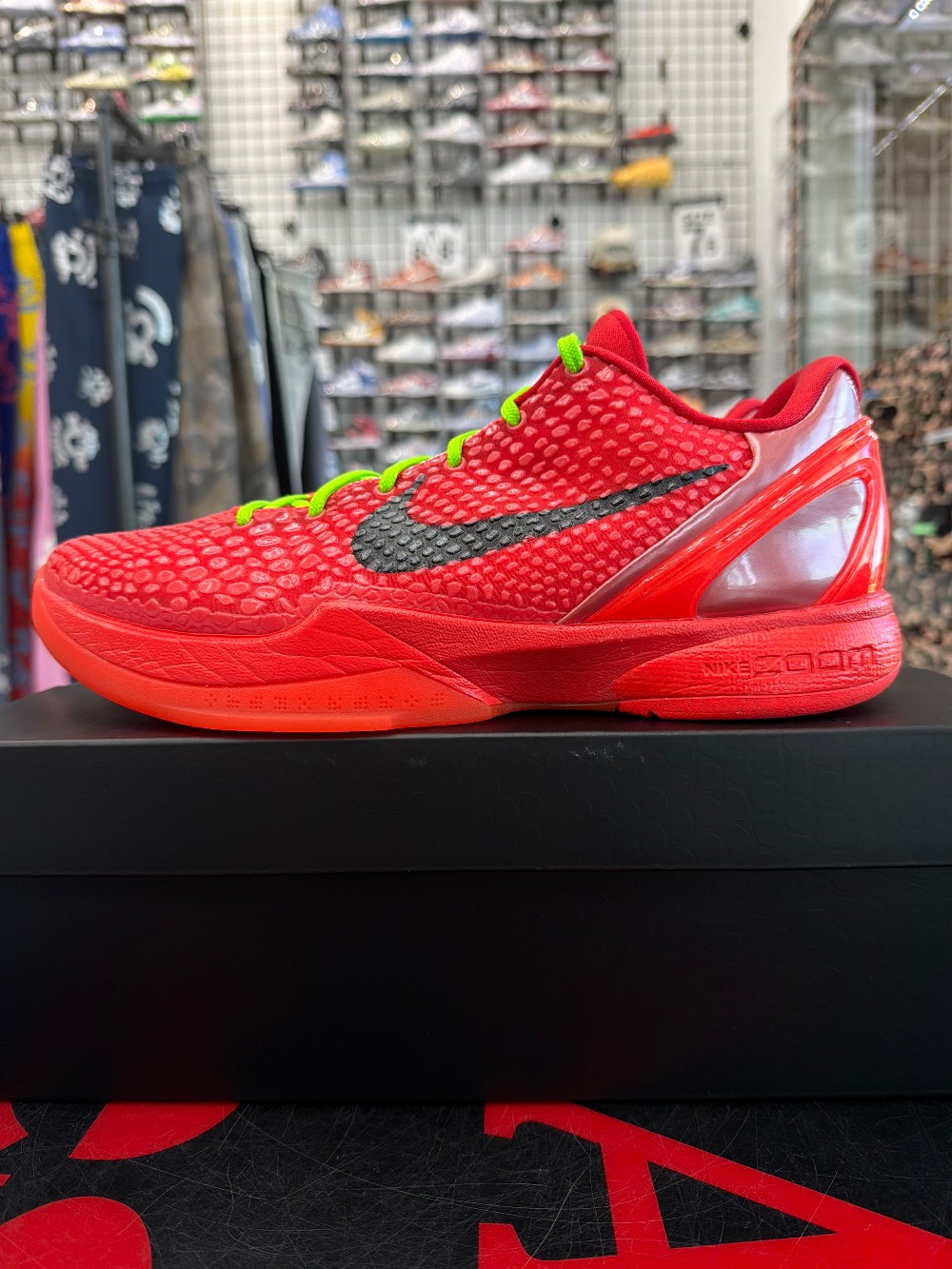 *USED* NIKE KOBE 6 PROTRO - REVERSE GRINCH