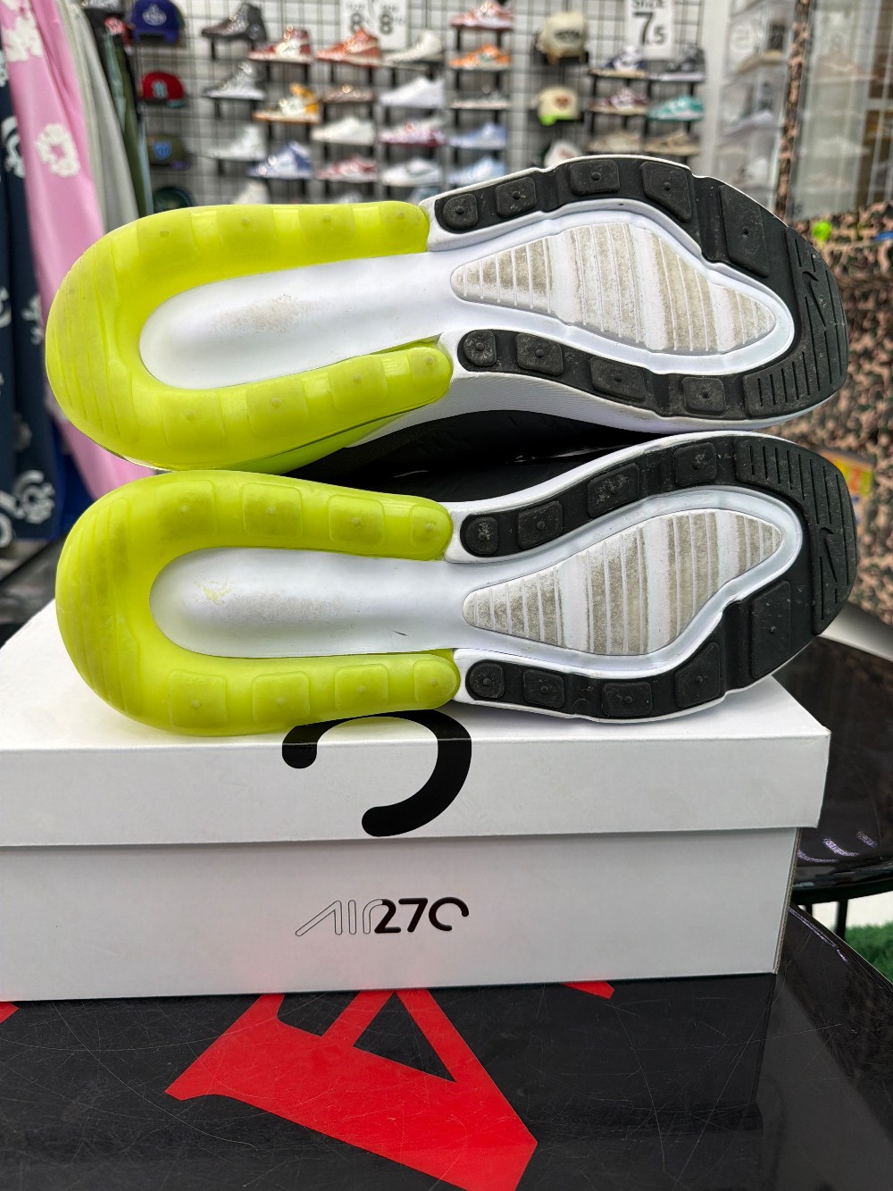 *USED* NIKE AIR MAX 270 - LIGHT LEMON TWIST BLACK