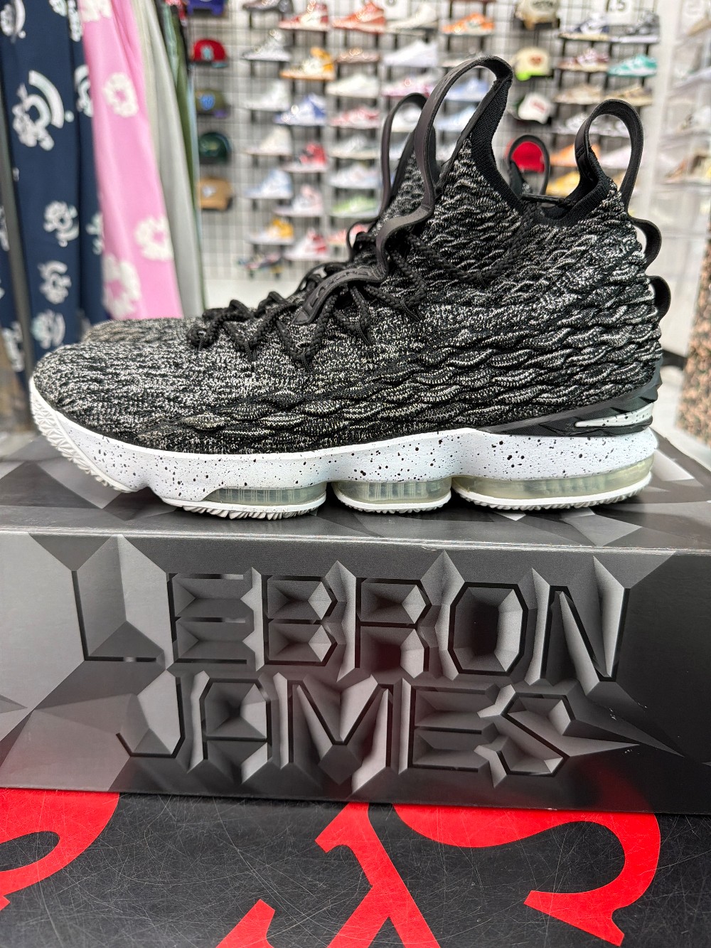*USED* NIKE LEBRON 15 - BLACK GOLD
