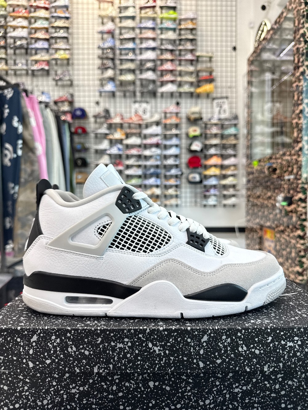 *VNDS* AJ 4 - MILITARY BLACK