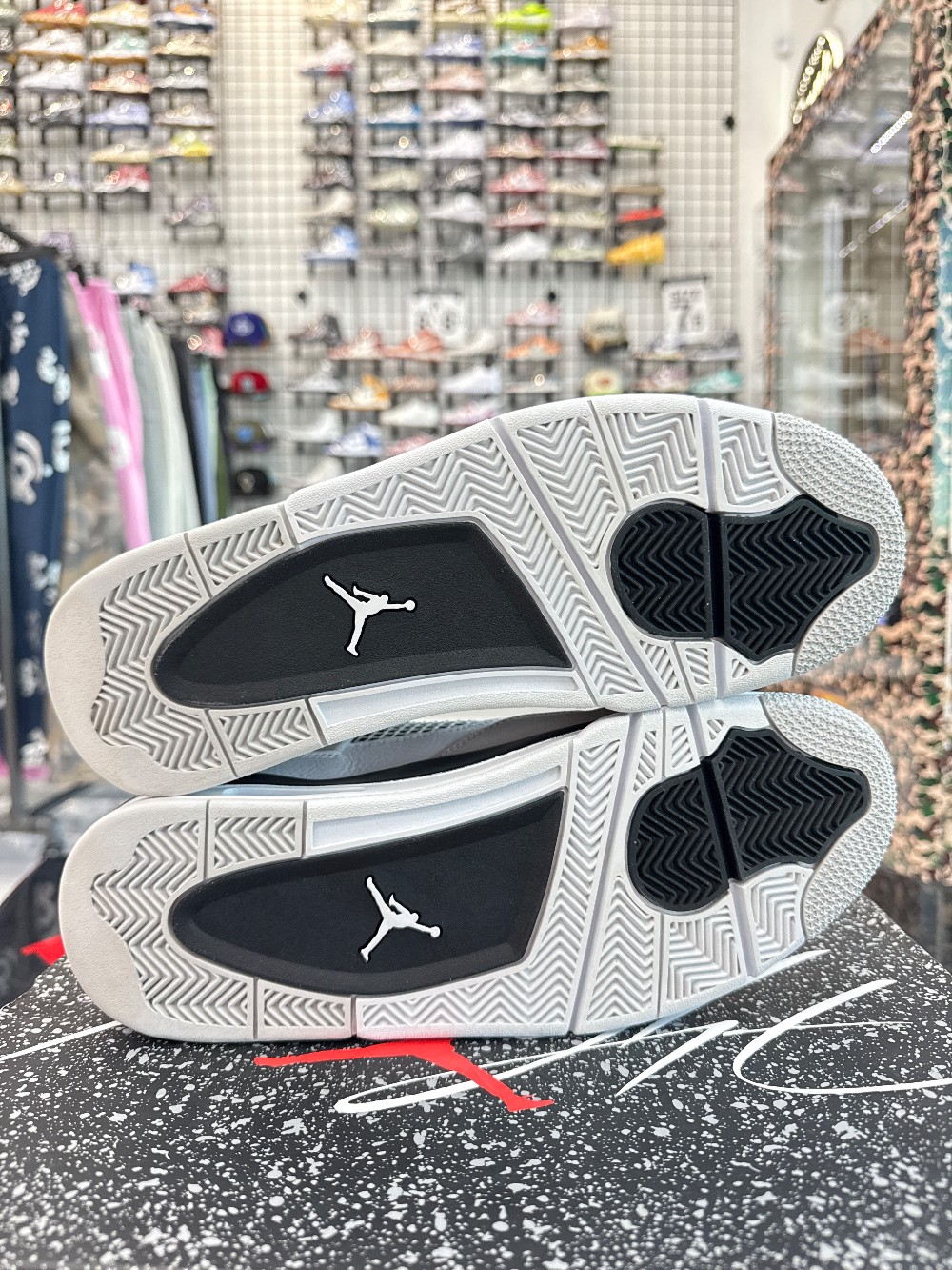 *VNDS* AJ 4 - MILITARY BLACK