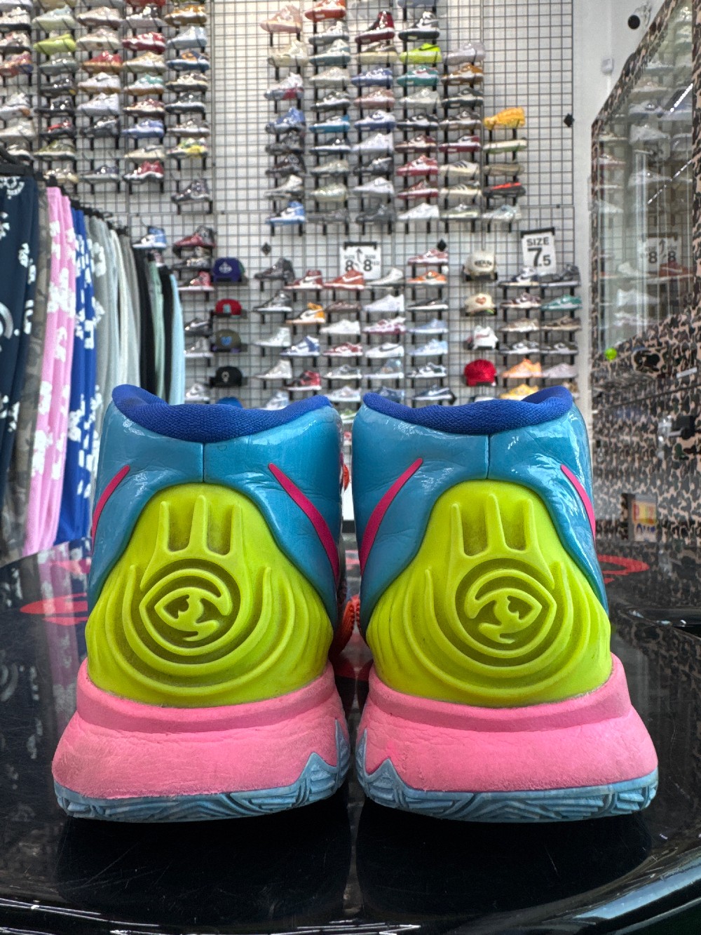 *USED/NO BOX* NIKE KYRIE 6 (GS) - POOL