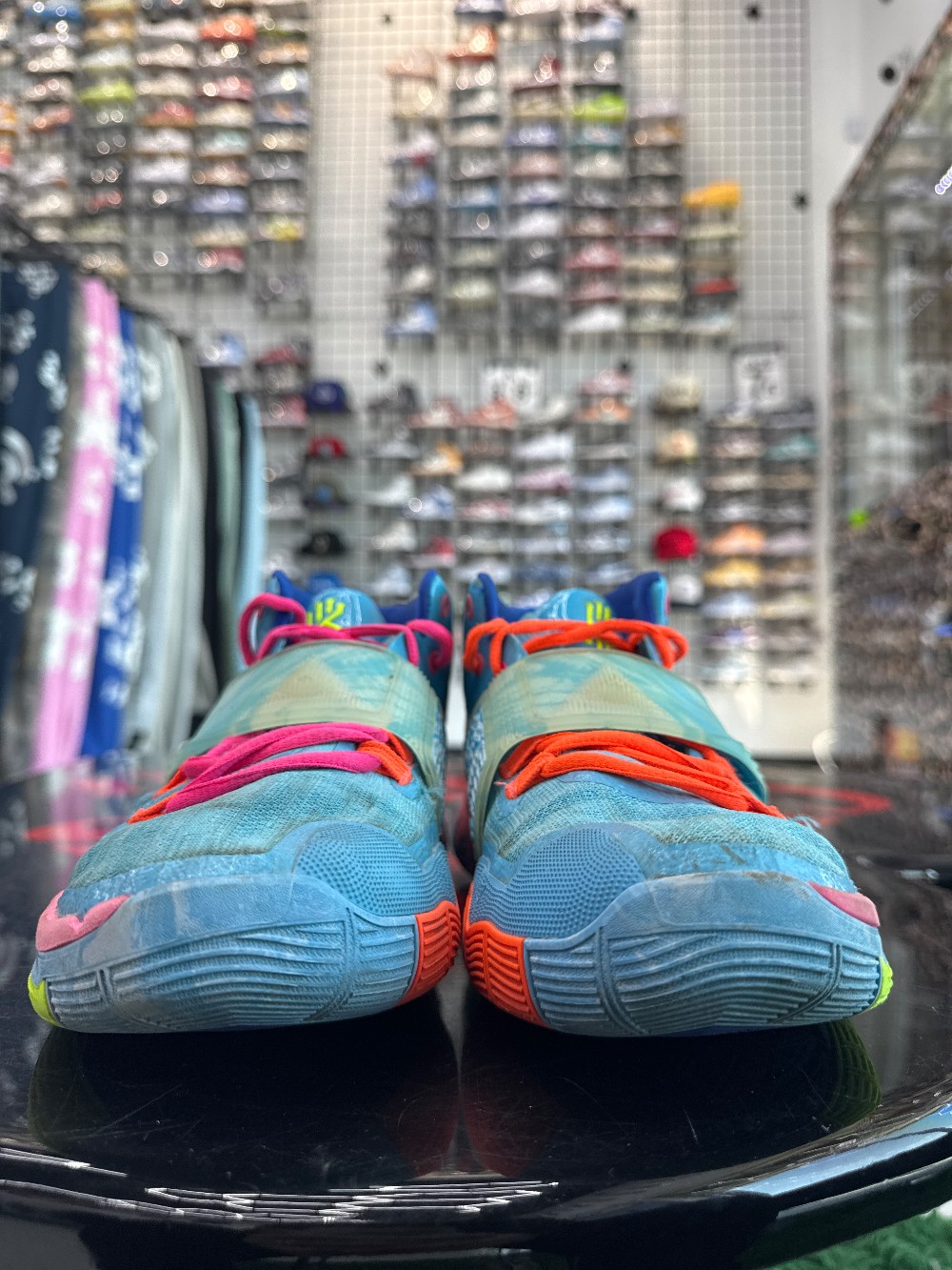 *USED/NO BOX* NIKE KYRIE 6 (GS) - POOL