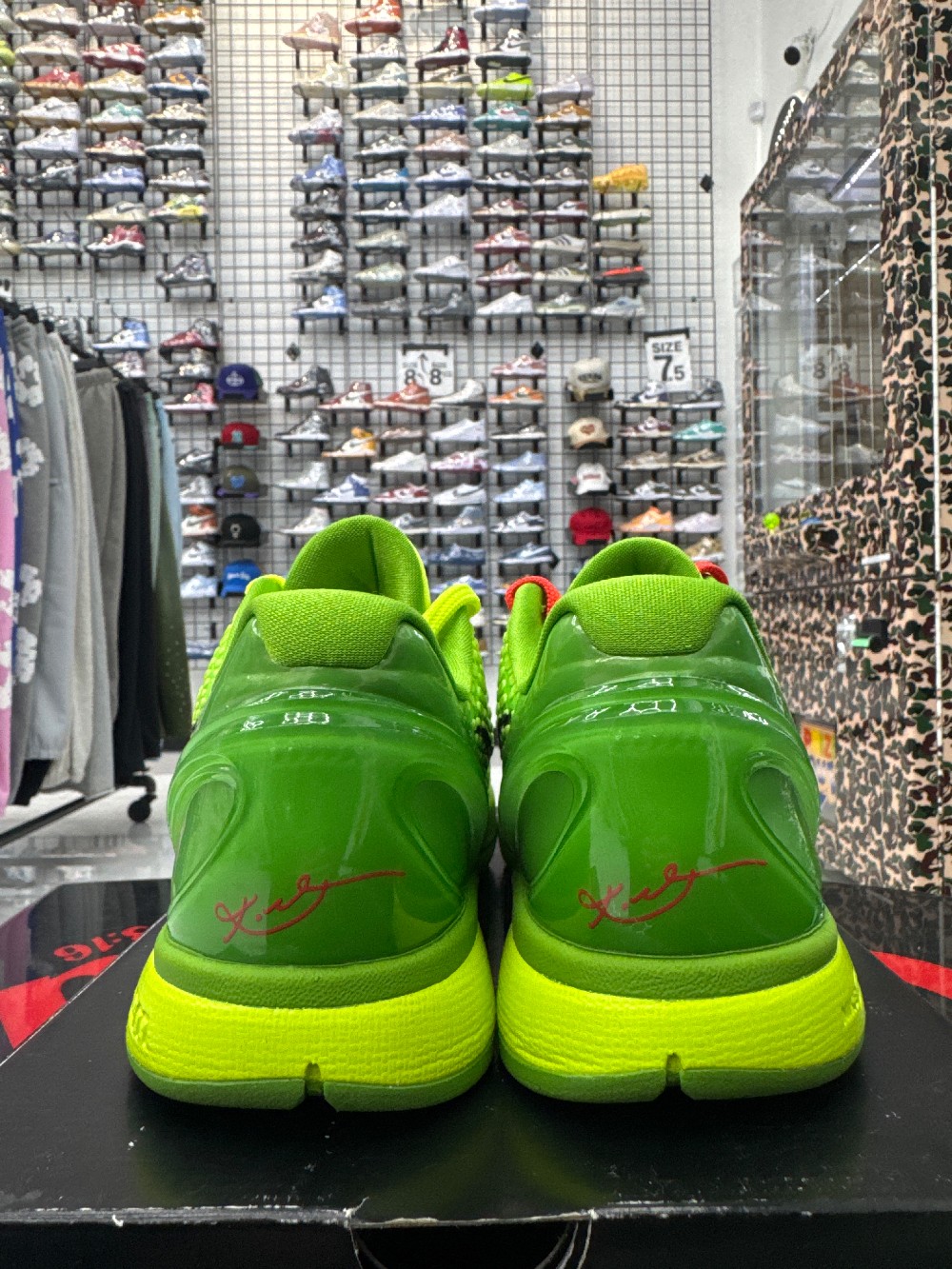*USED* NIKE KOBE 6 PROTRO - GRINCH (2020)