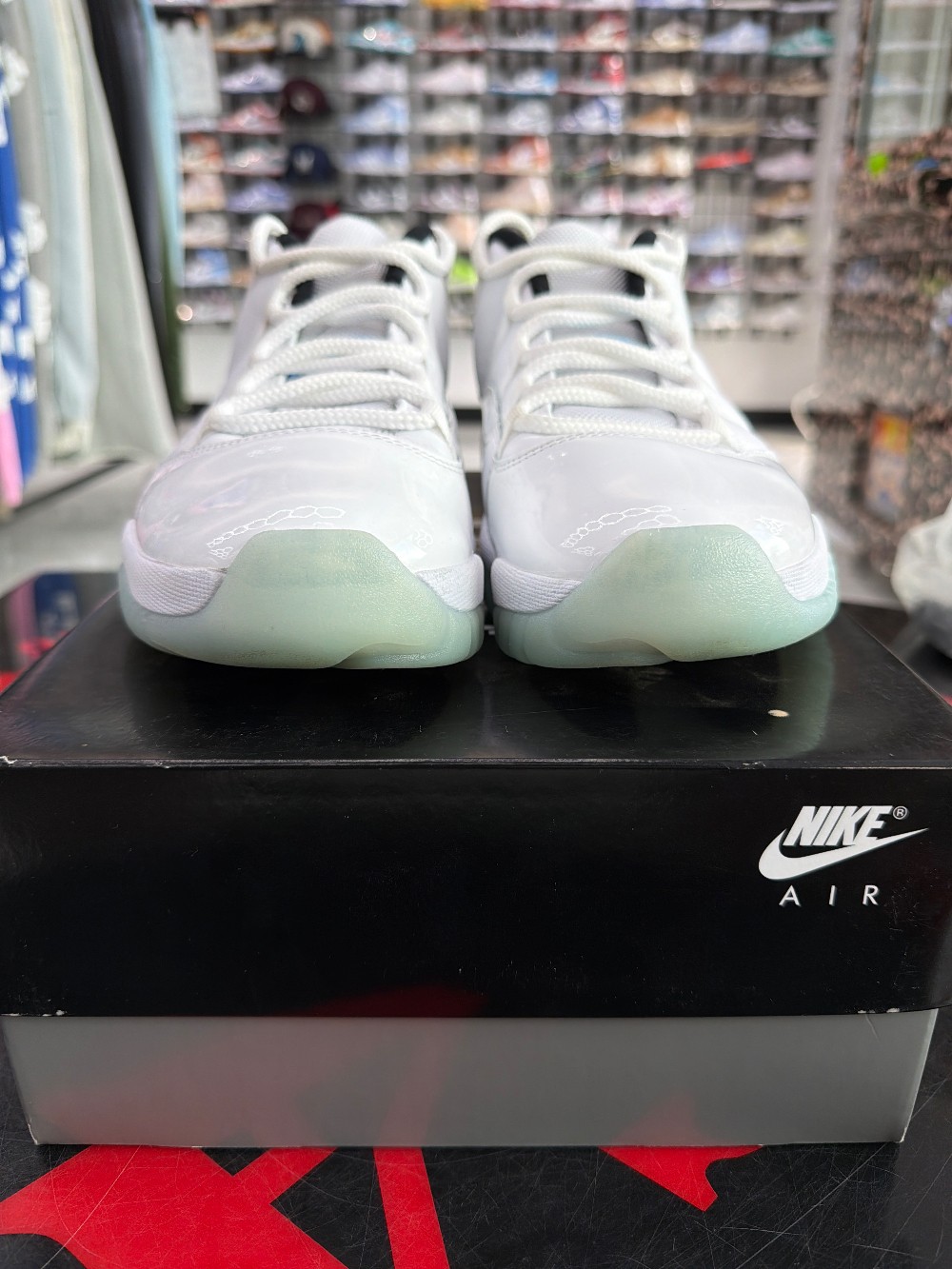 *USED* AJ 11 LOW - LEGEND BLUE