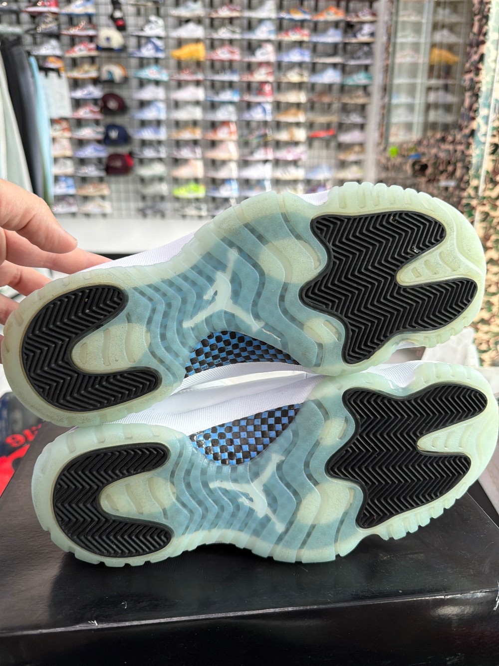 *USED* AJ 11 LOW - LEGEND BLUE