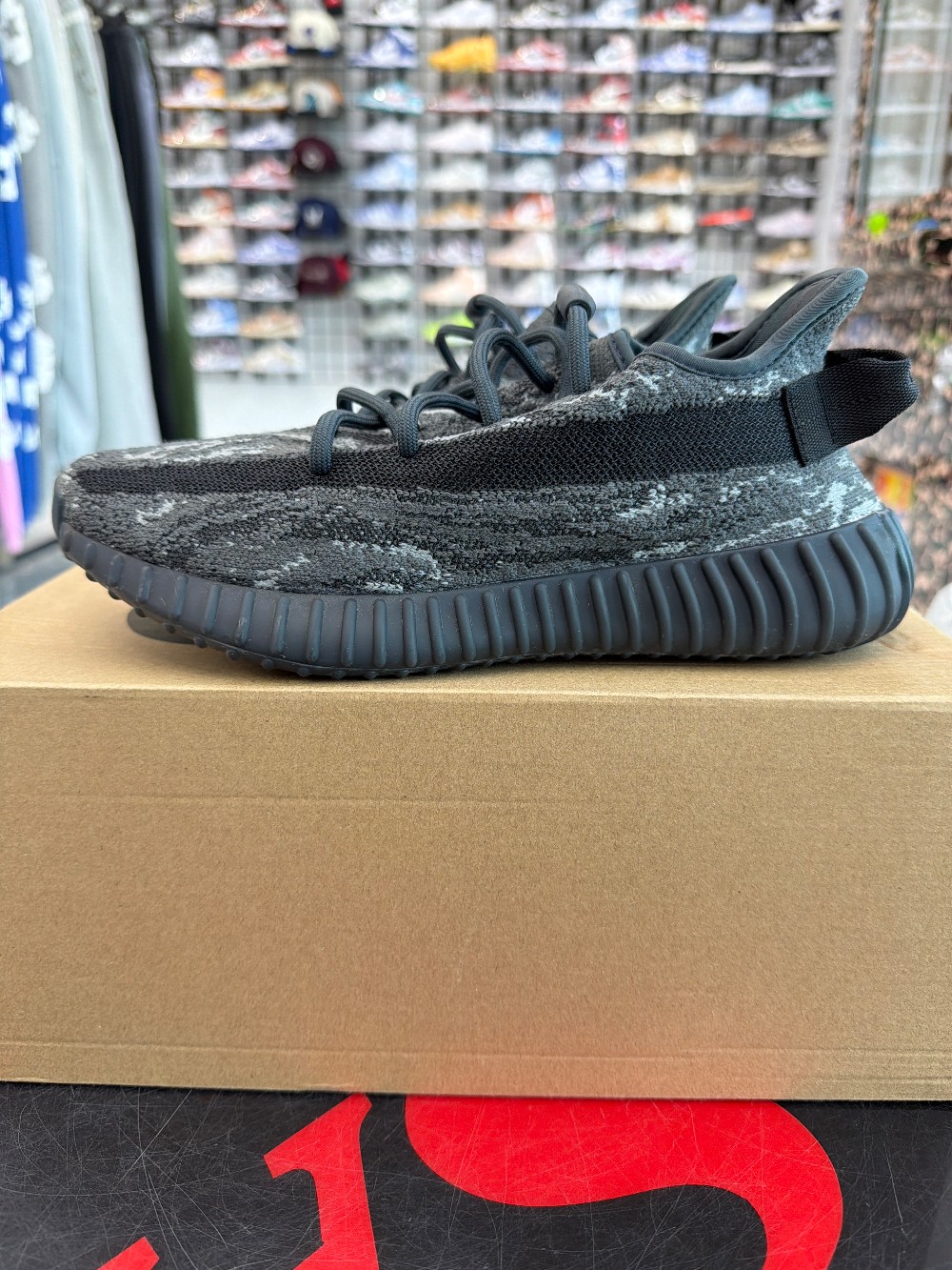 *USED* YEEZY 350 V2 - MX DARK SALT