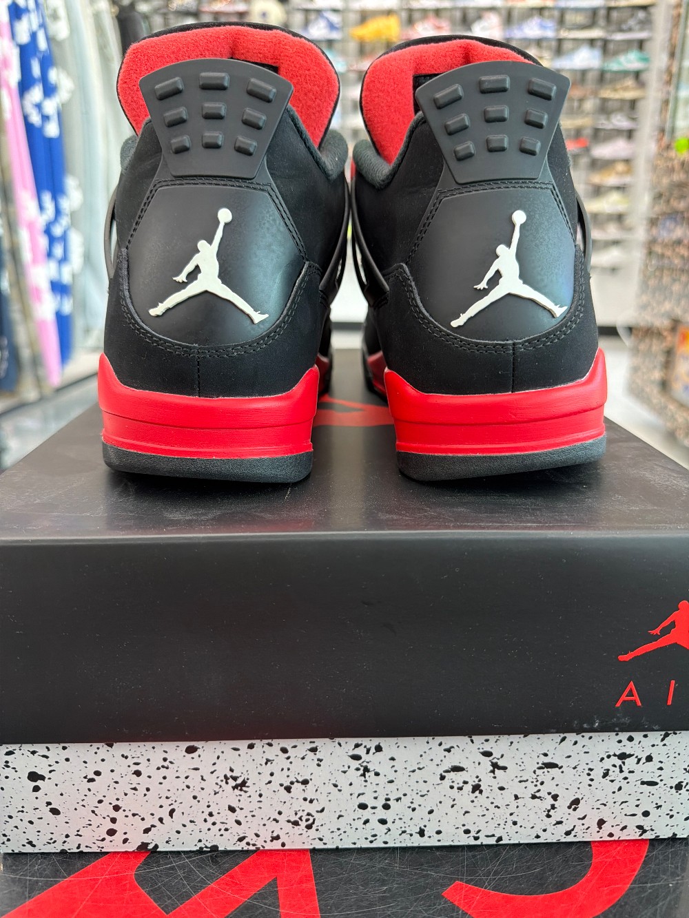 *USED* AJ 4 - RED THUNDER