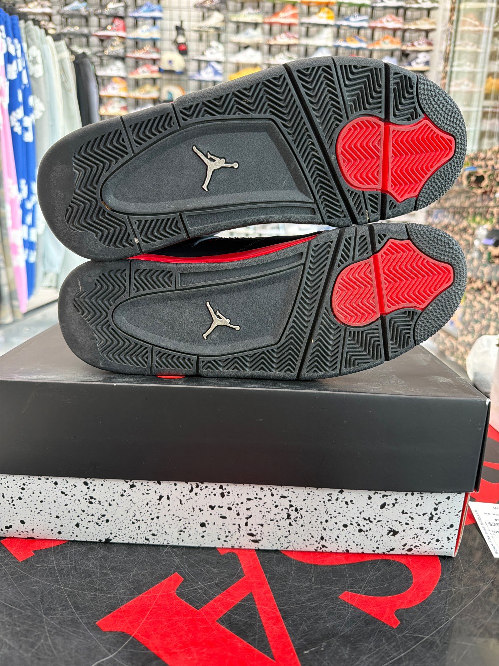 *USED* AJ 4 - RED THUNDER