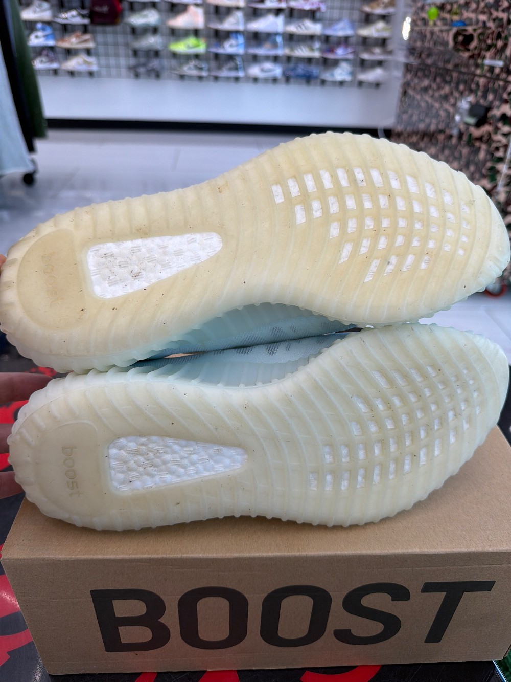 *USED* YEEZY 350 V2 - MONO ICE