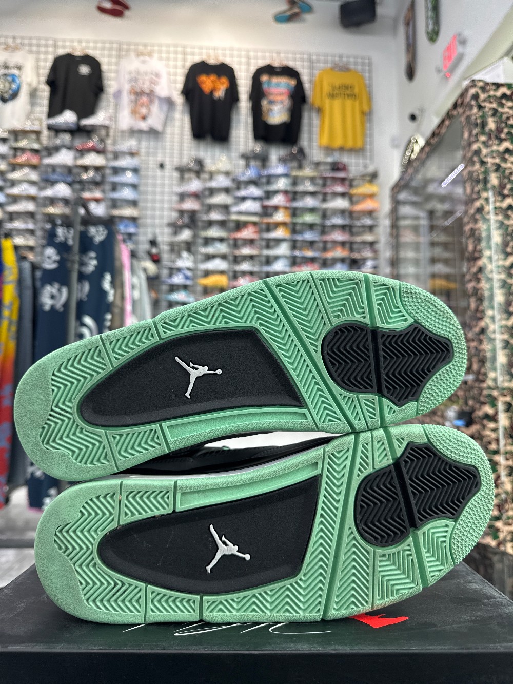 *USED* AJ 4 - GREEN GLOW (2013)