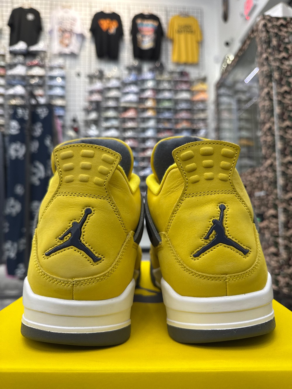*USED* AJ 4 - LIGHTNING (2021)