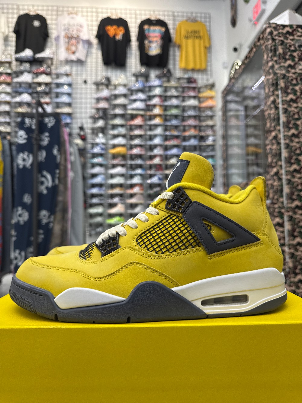 *USED* AJ 4 - LIGHTNING (2021)