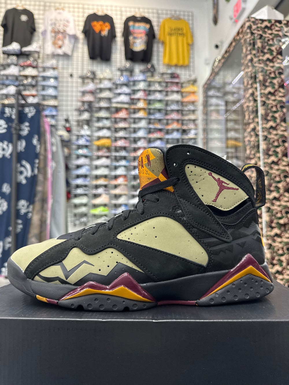 *USED* AJ 7 - BLACK OLIVE