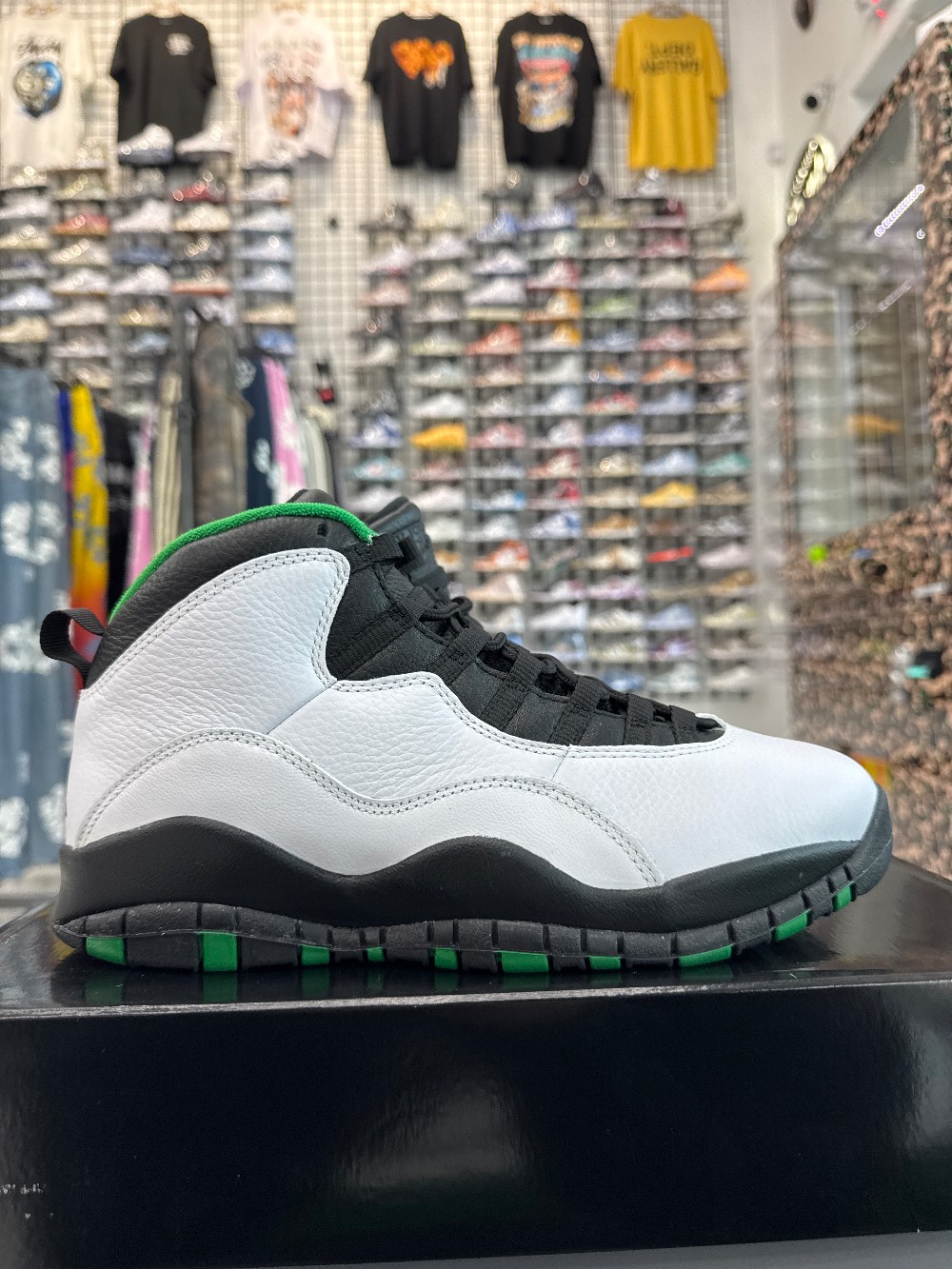 *USED* AJ 10 - SEATTLE