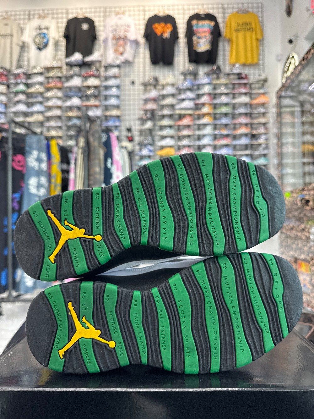 *USED* AJ 10 - SEATTLE