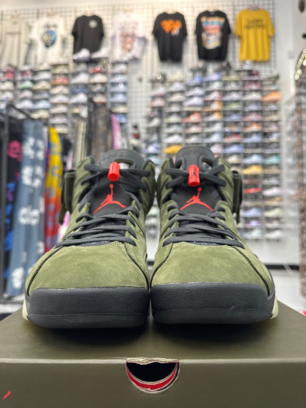 *VNDS* AJ 6 - TRAVIS SCOTT