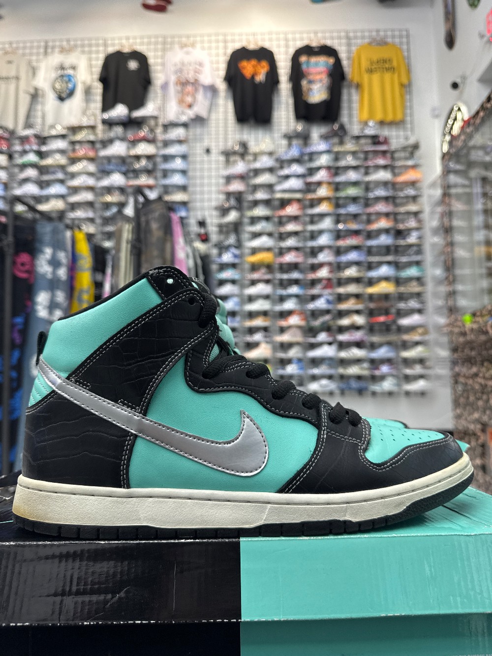 *USED* NIKE SB DUNK HIGH - DIAMOND SUPPLY CO.