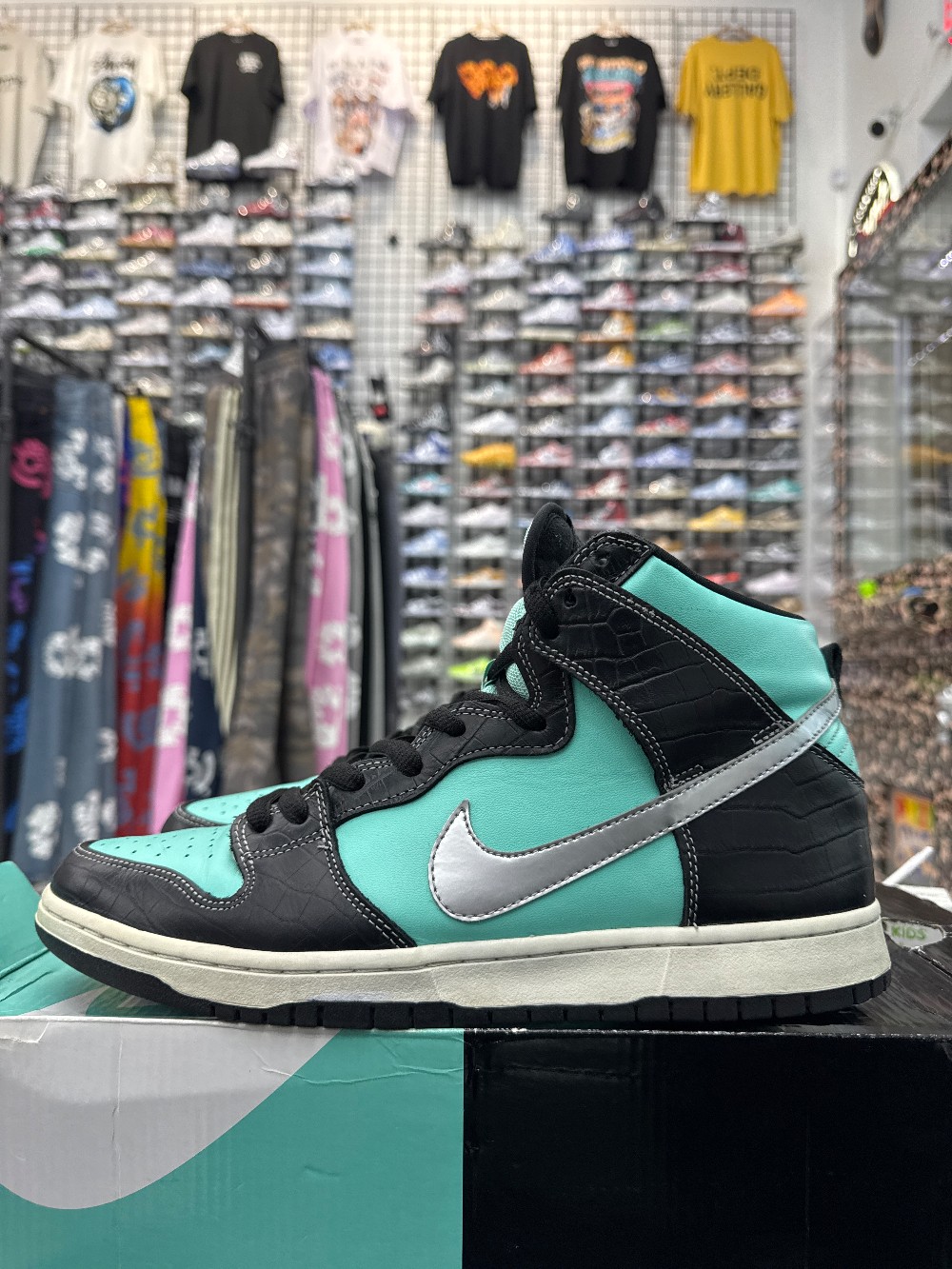 *USED* NIKE SB DUNK HIGH - DIAMOND SUPPLY CO.