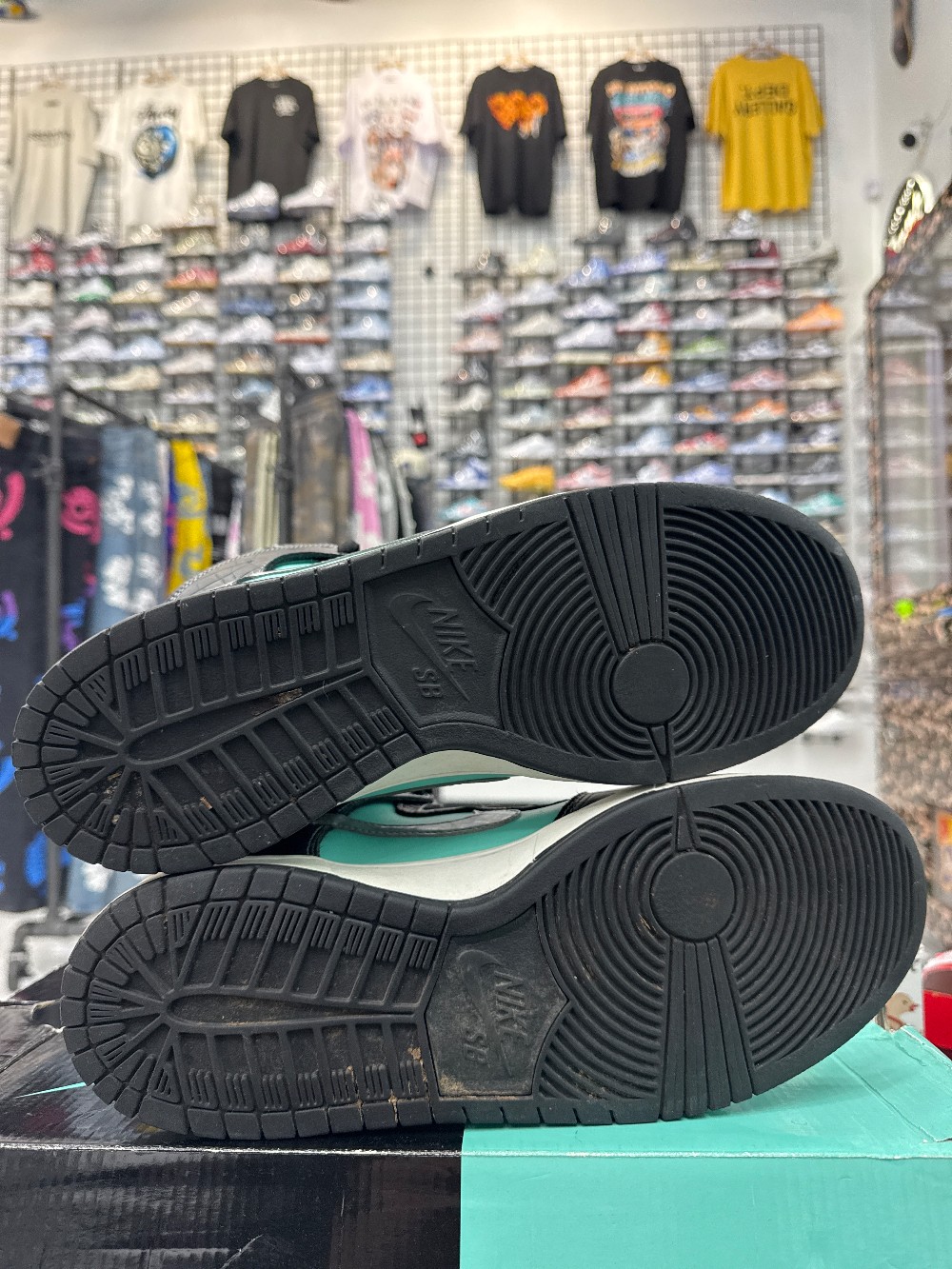 *USED* NIKE SB DUNK HIGH - DIAMOND SUPPLY CO.