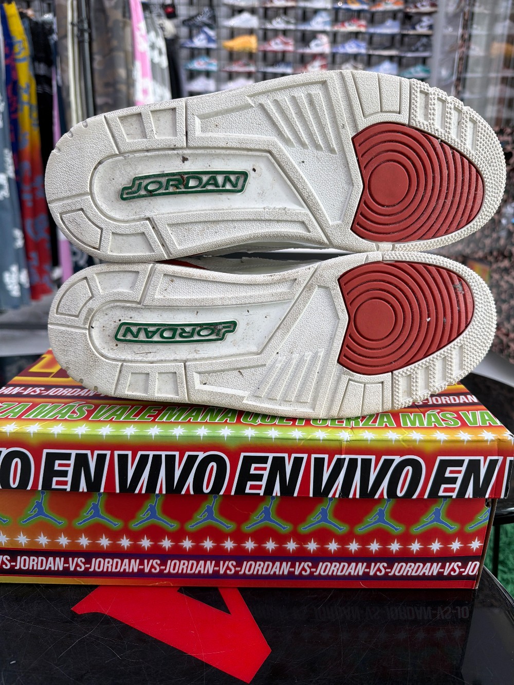 *USED* AJ 3 - EL VUELI SUMMIT WHITE