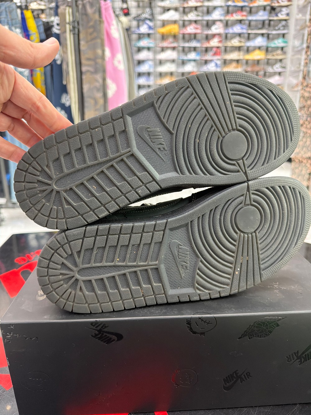 *USED* AJ 1 LOW X TRAVIS SCOTT - BLACK PHANTOM