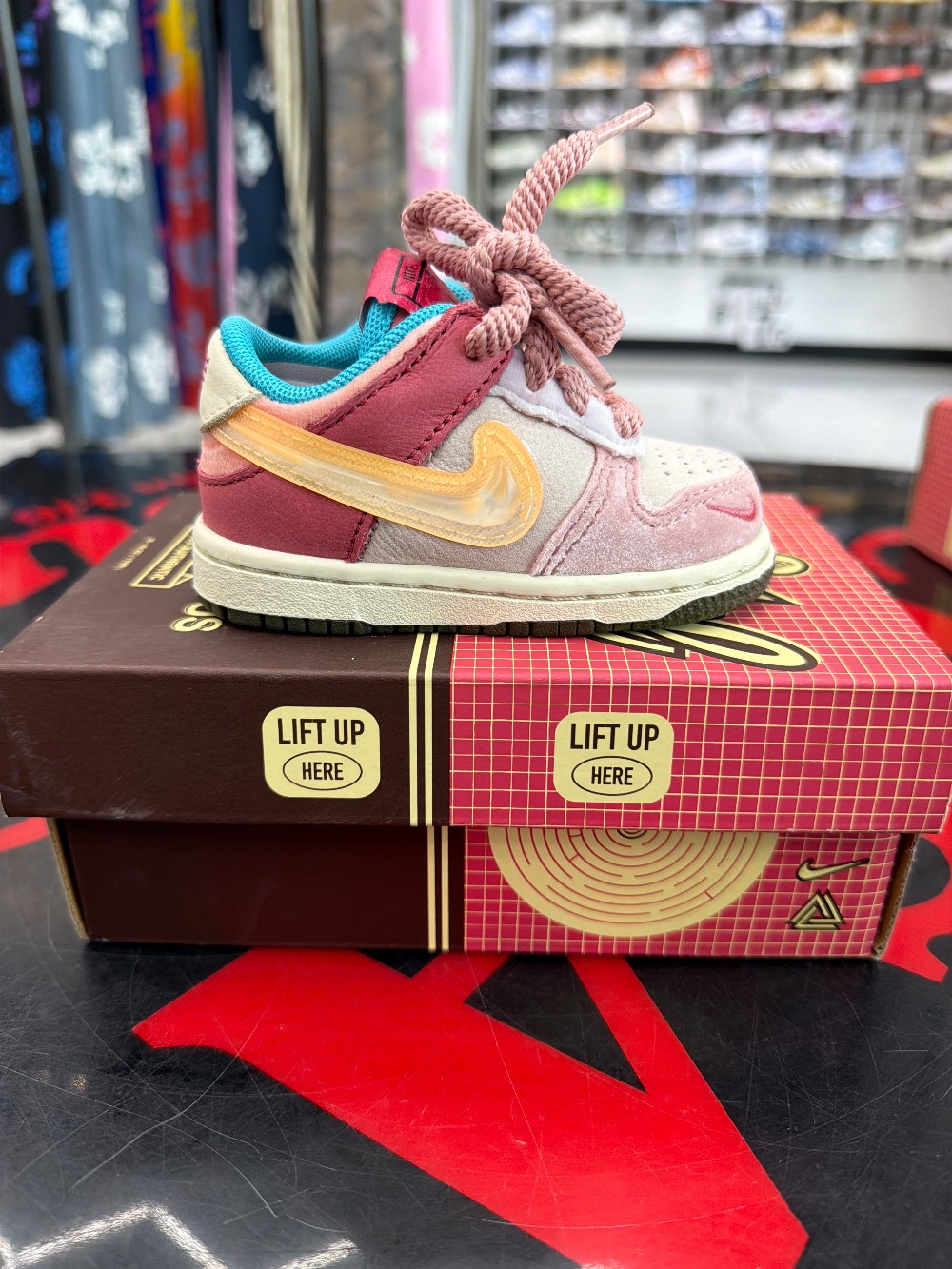 NIKE DUNK LOW (TD) - SOCIAL STATUS FREE LUNCH STRAWBERRY MILK