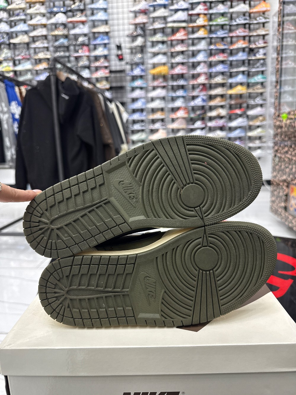 *USED* AJ 1 LOW X TRAVIS SCOTT - MEDIUM OLIVE