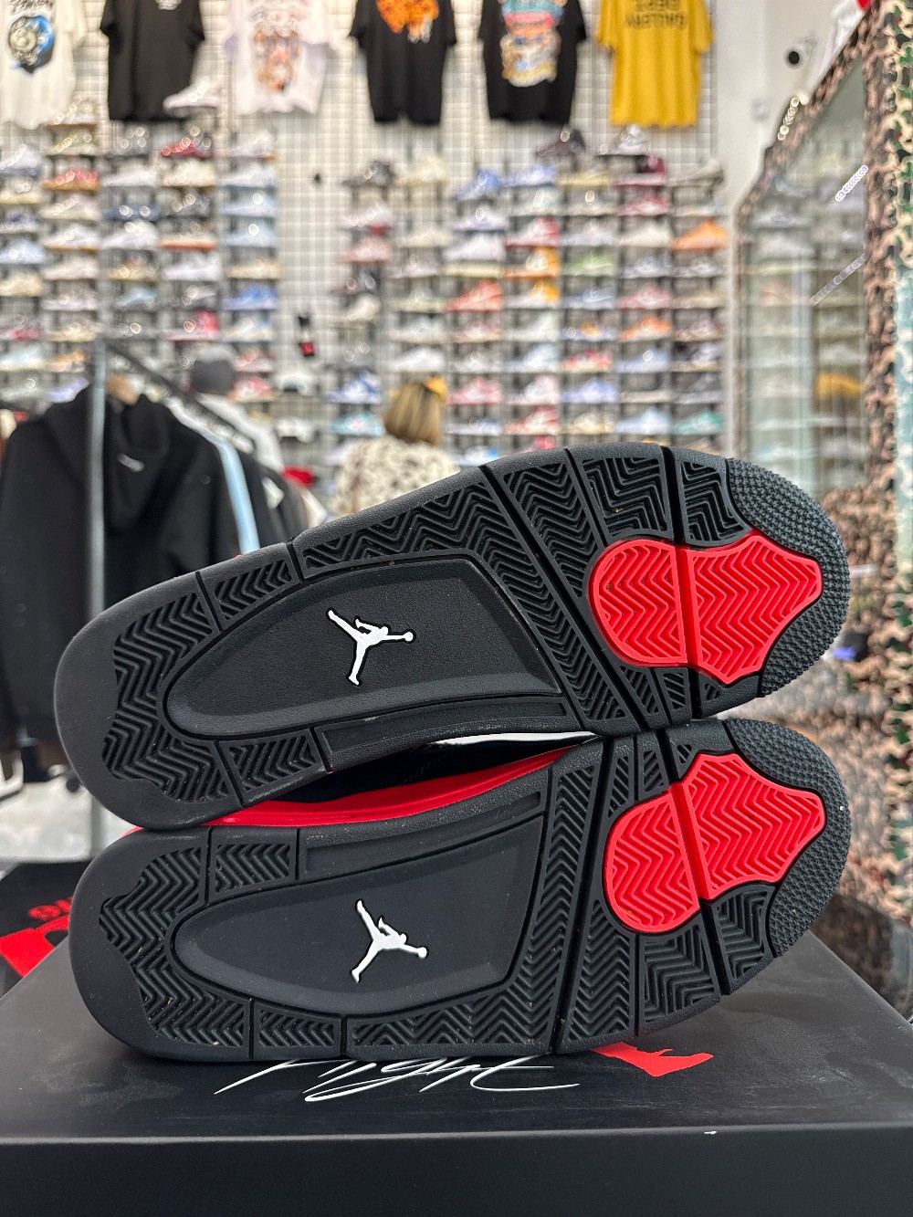 *USED* AJ 4 - RED THUNDER