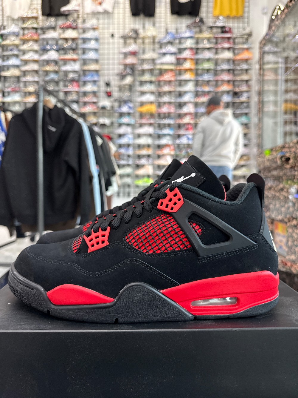 *USED* AJ 4 - RED THUNDER