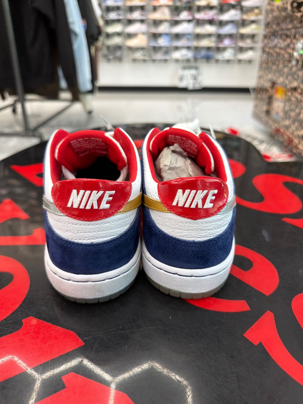 *USED/NO BOX* NIKE SB - BMW ISHOD WAR BLUE RED