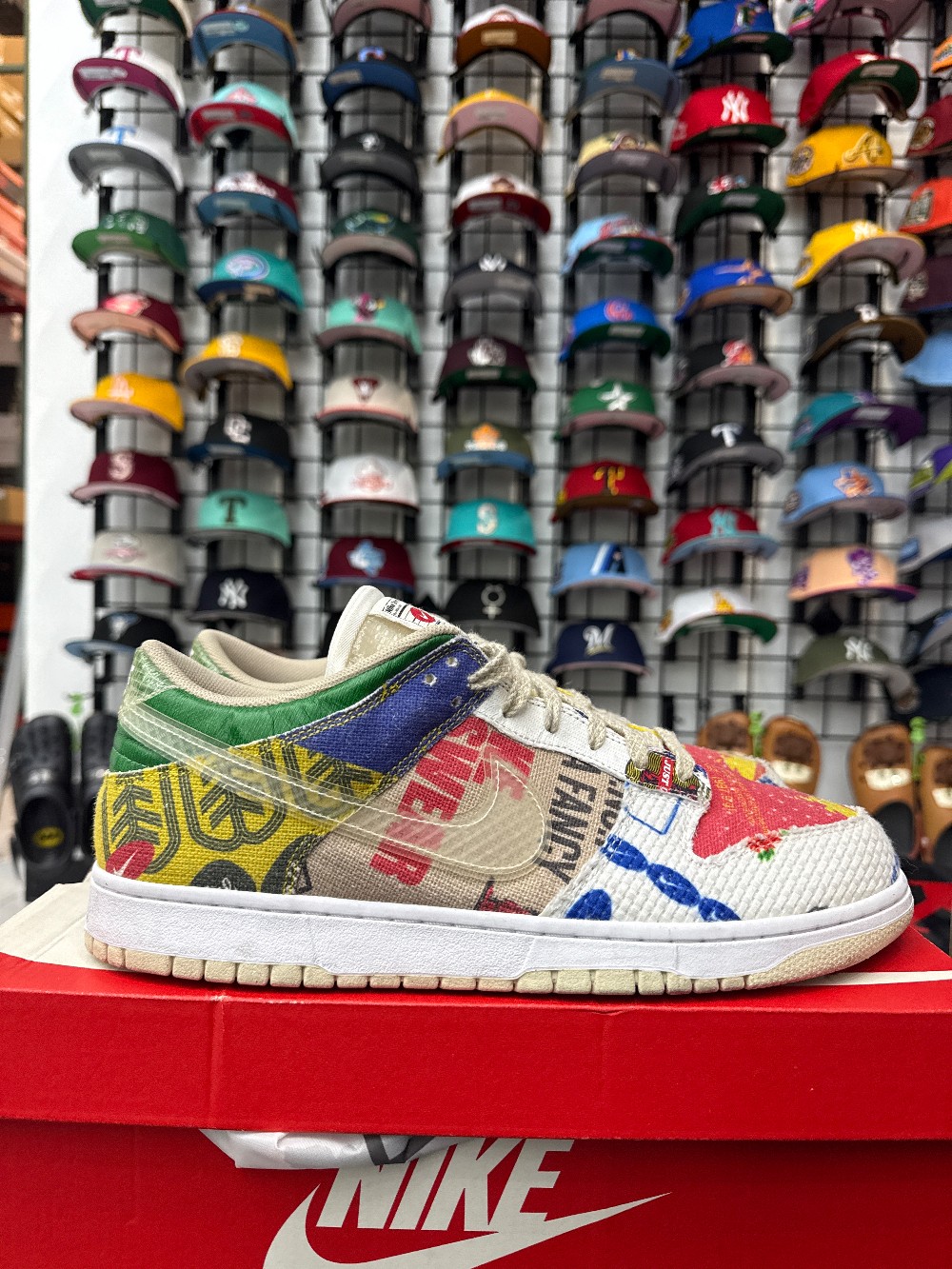 *USED* NIKE DUNK LOW SP - CITY MARKET