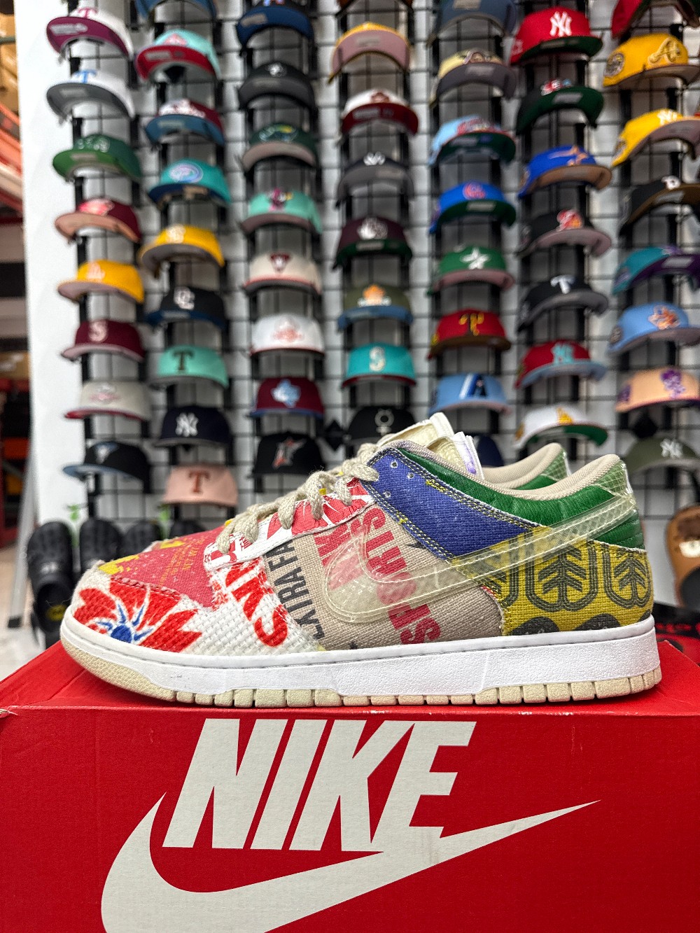 *USED* NIKE DUNK LOW SP - CITY MARKET