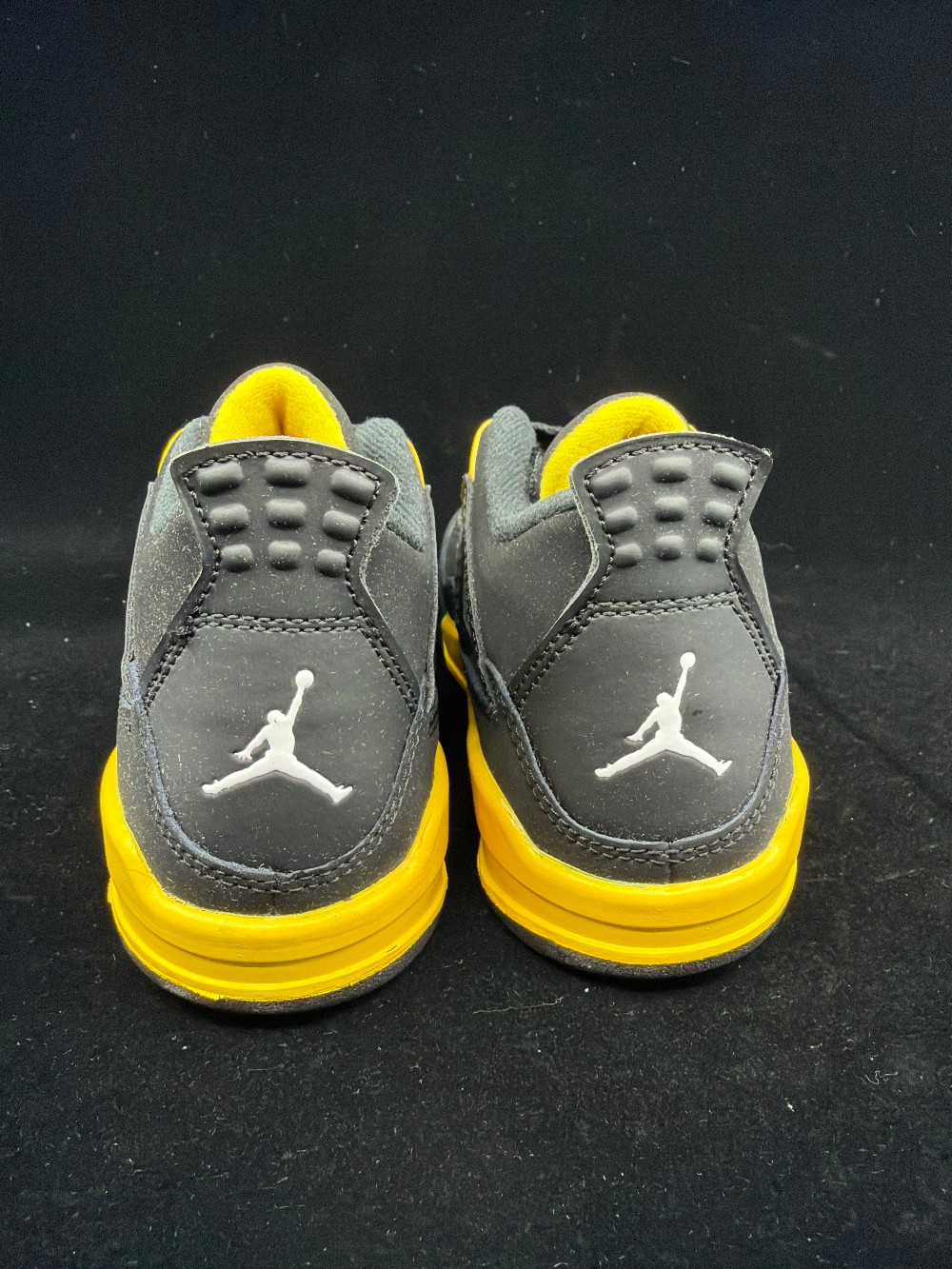 AJ 4 (PS) - THUNDER (2023)