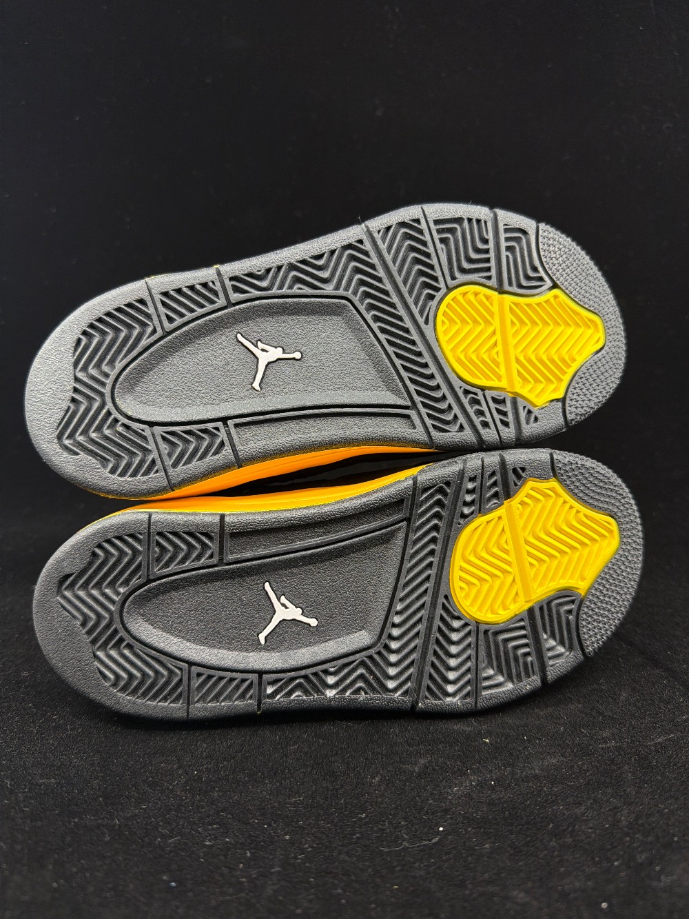 AJ 4 (PS) - THUNDER (2023)