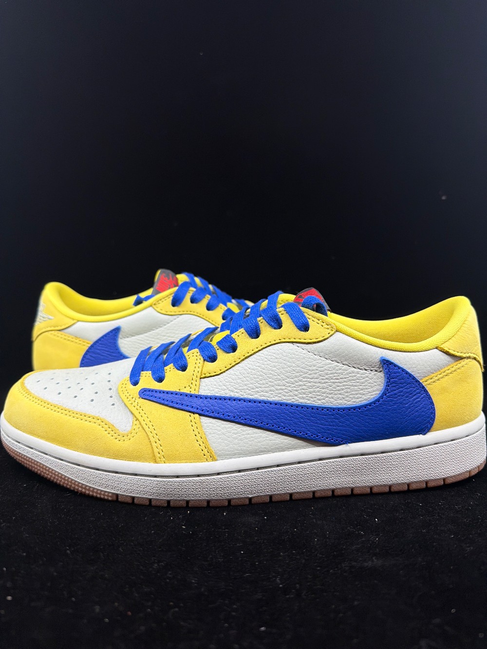 *USED* AJ 1 LOW X TRAVIS SCOTT (W) - CANARY